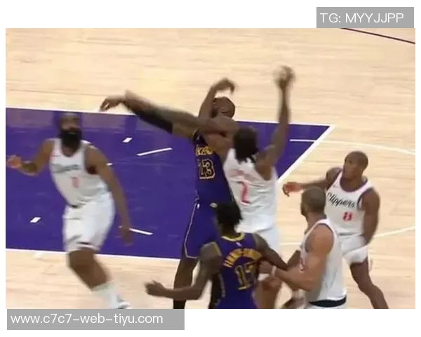 阴阳快船与湖人防守的微妙关系雷迪克用词引发小范对保罗的回忆