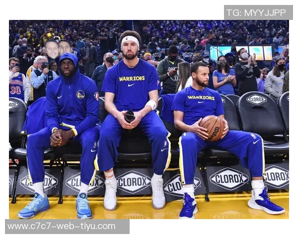 卡斯尔与文班训练赛中膝盖相撞受伤初步评估显示伤势并不严重