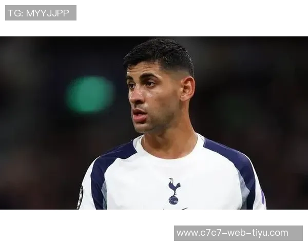 罗梅罗本赛季英超红黄牌数量双冠领跑全联盟引发热议 罗梅罗本赛季英超红黄牌数量双冠领跑全联盟引发热议